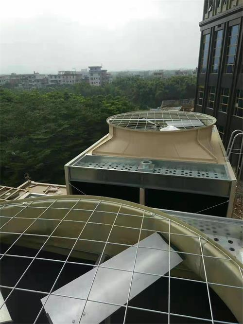 <a href=http://jiaxinbyq.com target=_blank class=infotextkey>工业冷却塔</a>风机故障维修